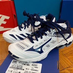 🛑SOLD 🛑 WAVELIGHTNING Z5 shoes 6.5